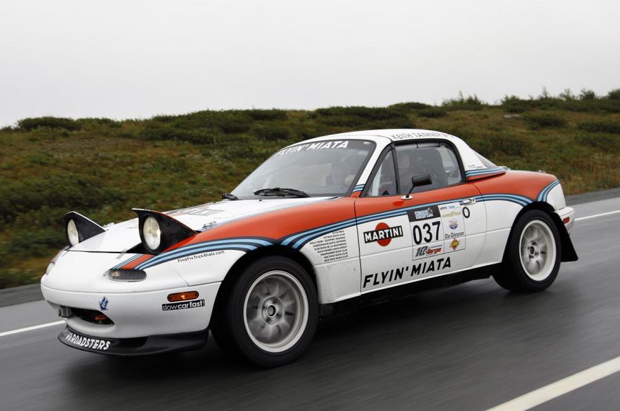  Mazda Flyin Miata V8 Targa MX-5 Miata 2011 года  (фото 2 из 15)